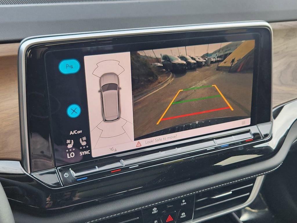 New 2026 Volkswagen Atlas SE image 9