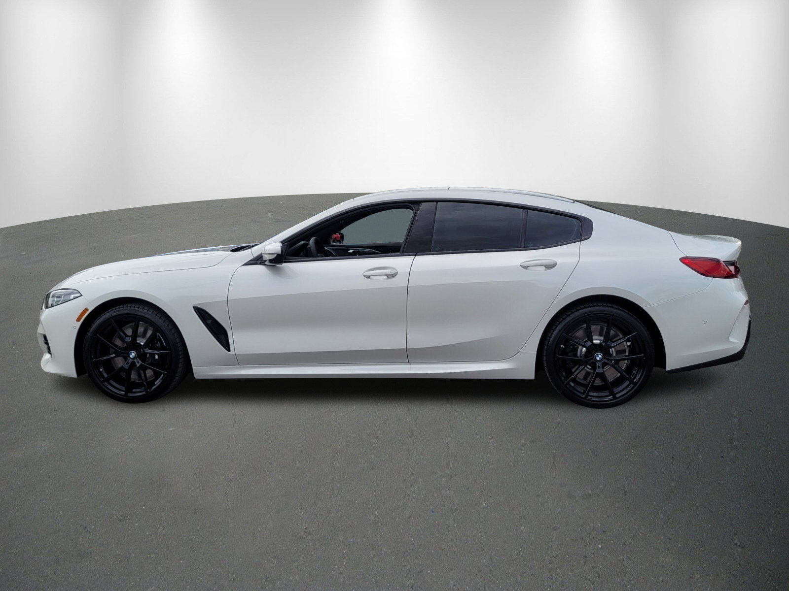 Used 2026 BMW 840i w/ M Sport Professional Package RWD image 4
