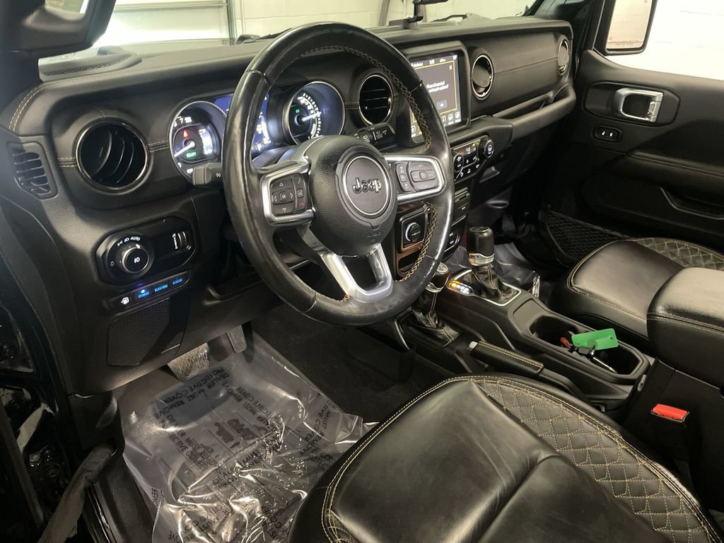 Used 2023 Jeep Wrangler Unlimited Sahara AWD/4WD image 4