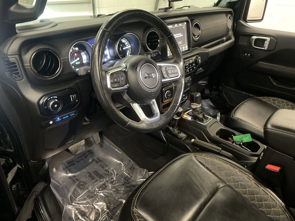 Used 2023 Jeep Wrangler Unlimited Sahara AWD/4WD image 4