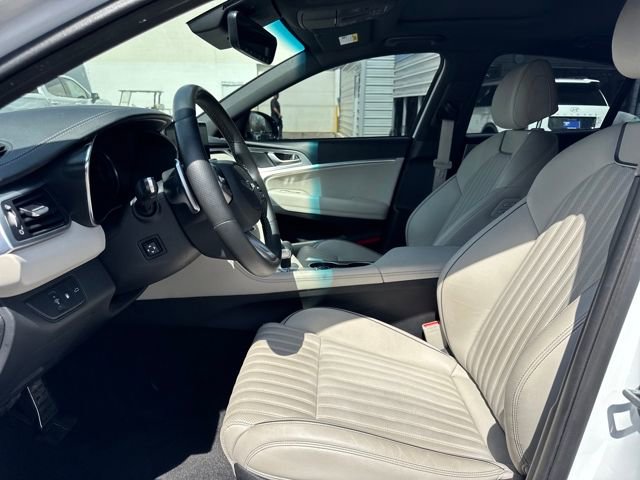 Used 2023 Genesis G70 2.0T w/ Sport Prestige Package image 13