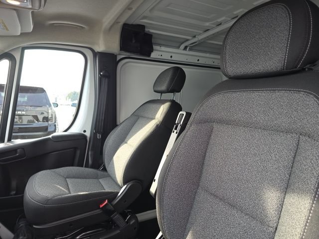 Used 2025 RAM ProMaster 1500 w/ Convenience Group FWD image 11