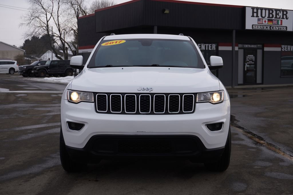 Used 2017 Jeep Grand Cherokee Laredo w/ Quick Order Package 23E image 2
