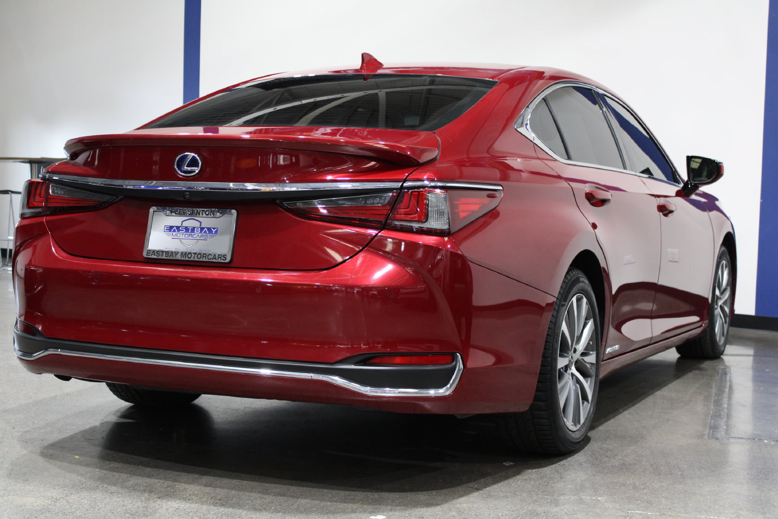 Used 2020 Lexus ES 300h w/ Premium Package FWD image 11