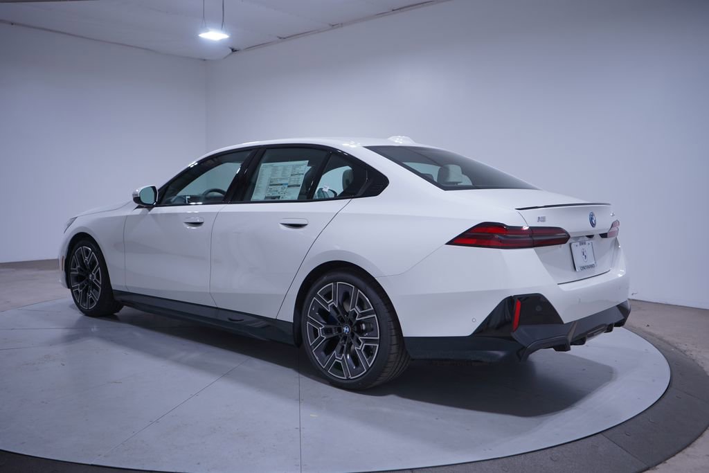 New 2026 BMW i5 eDrive40 w/ M Sport Package image 3