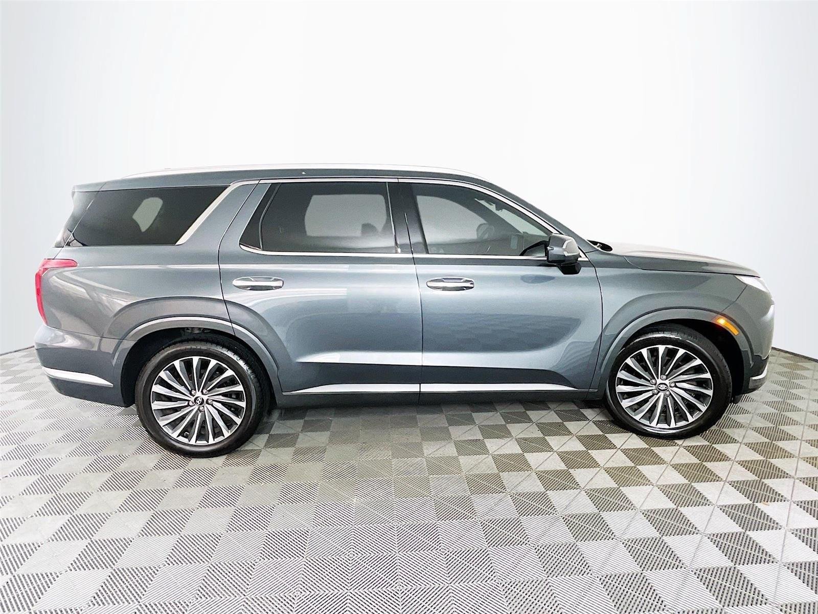 Used 2023 Hyundai Palisade Calligraphy FWD image 11