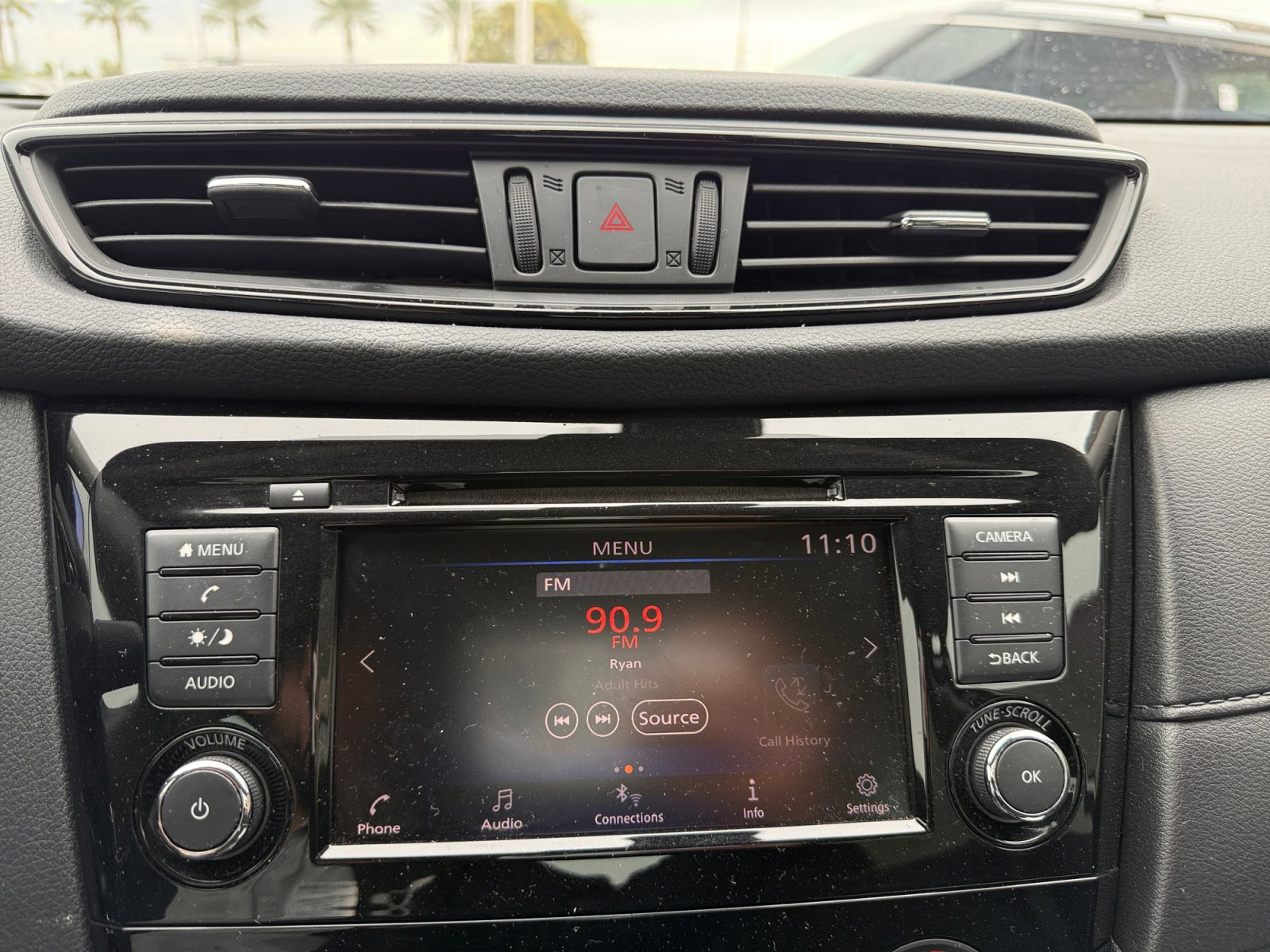 Used 2019 Nissan Rogue S image 12