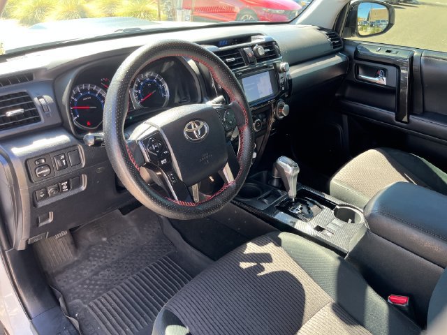 Used 2018 Toyota 4Runner TRD Off-Road AWD/4WD image 4