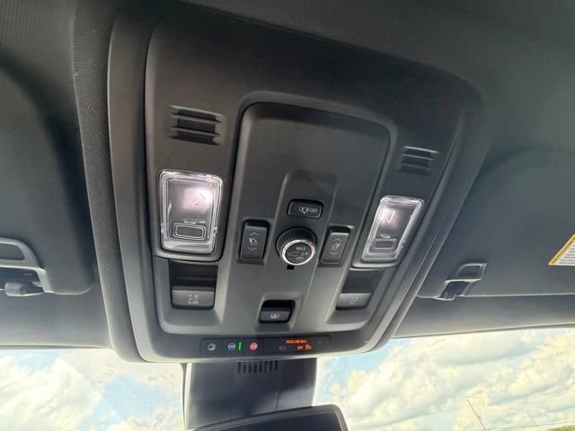 Used 2025 Chevrolet Tahoe RST w/ Comfort Package AWD/4WD image 14