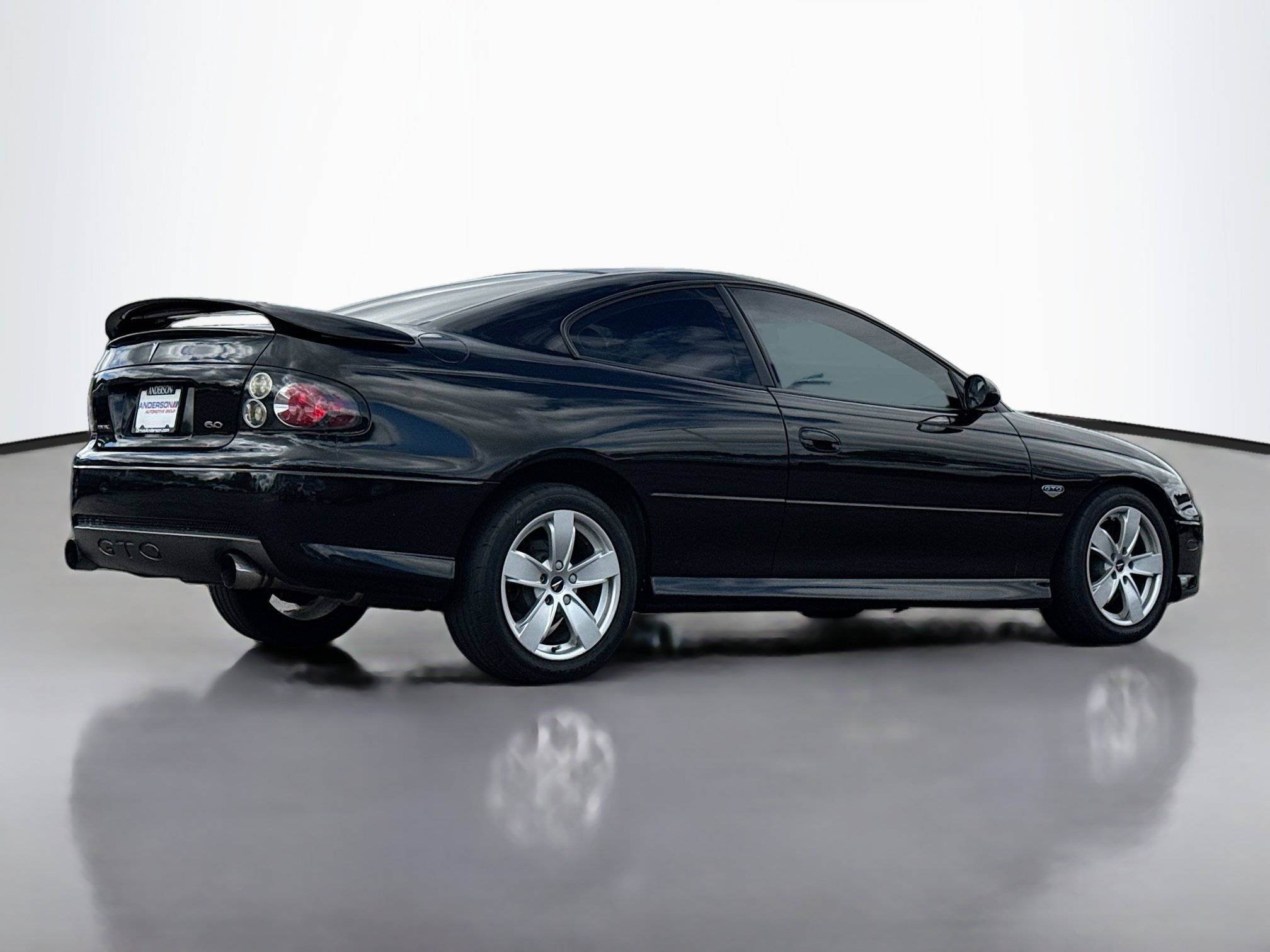 Used 2006 Pontiac GTO RWD image 2
