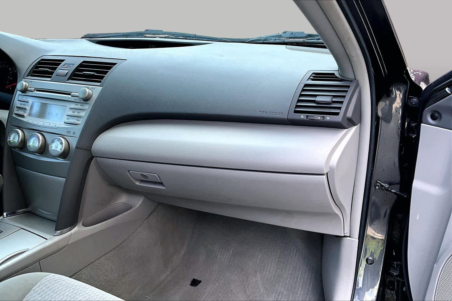 Used 2010 Toyota Camry LE FWD image 18