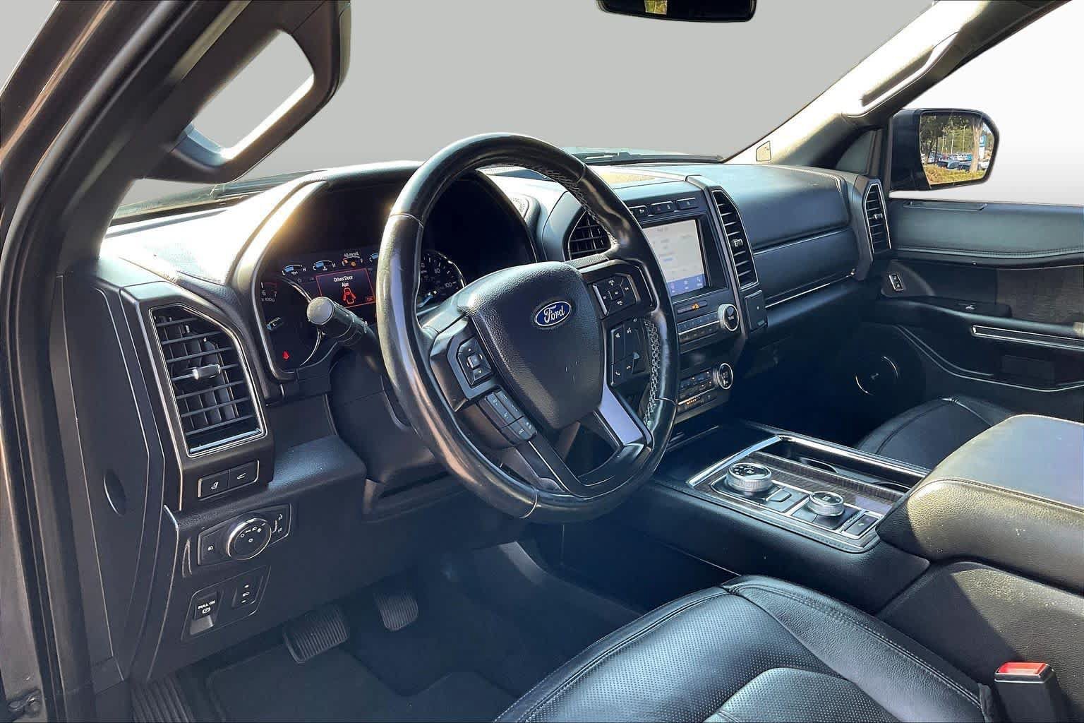 Used 2020 Ford Expedition Limited w/ Equipment Group 301A AWD/4WD image 18