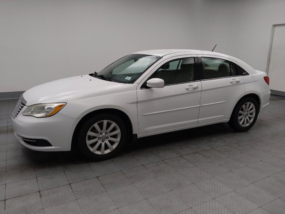 Used 2014 Chrysler 200 Touring FWD image 2
