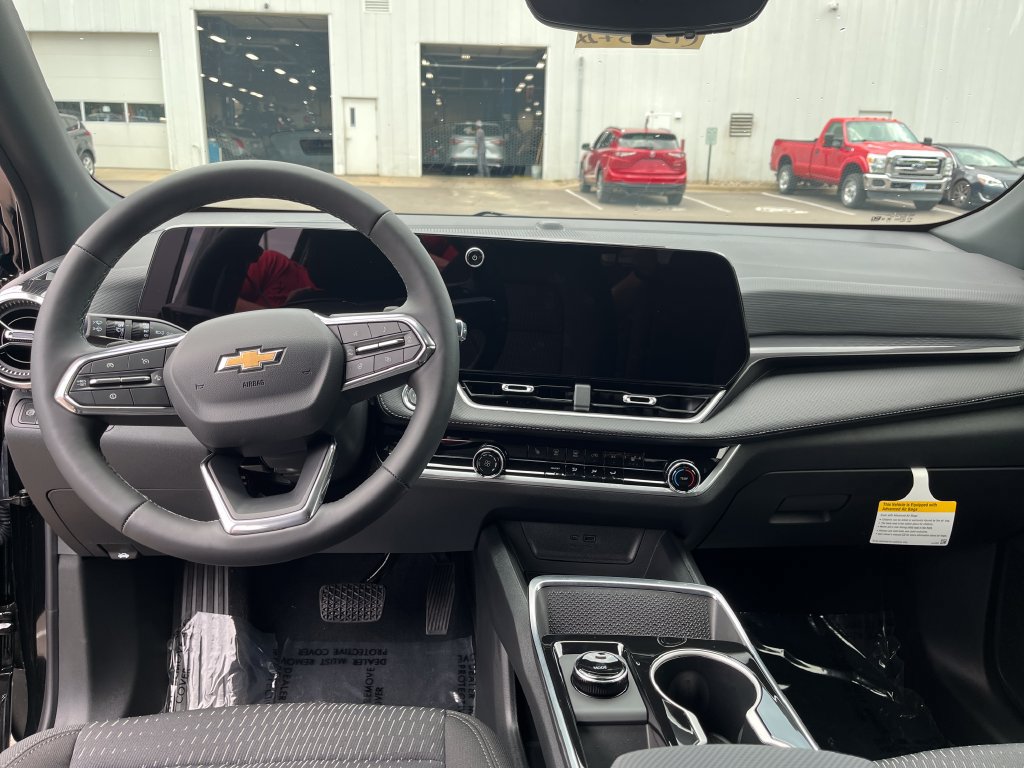 New 2027 Chevrolet Equinox LT w/ Safety and Technology Package AWD/4WD image 12