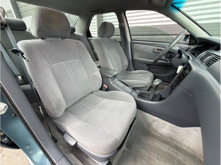 Used 2001 Toyota Camry LE FWD image 4