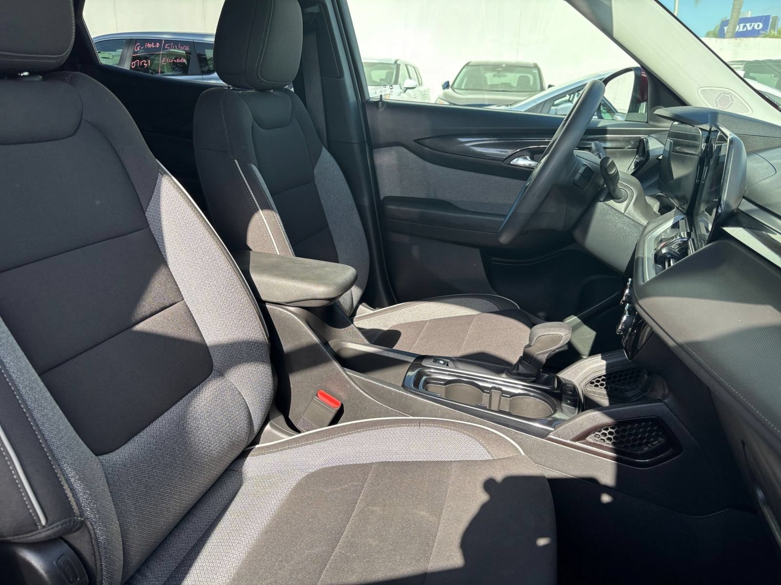 Used 2025 Chevrolet TrailBlazer LT FWD image 34