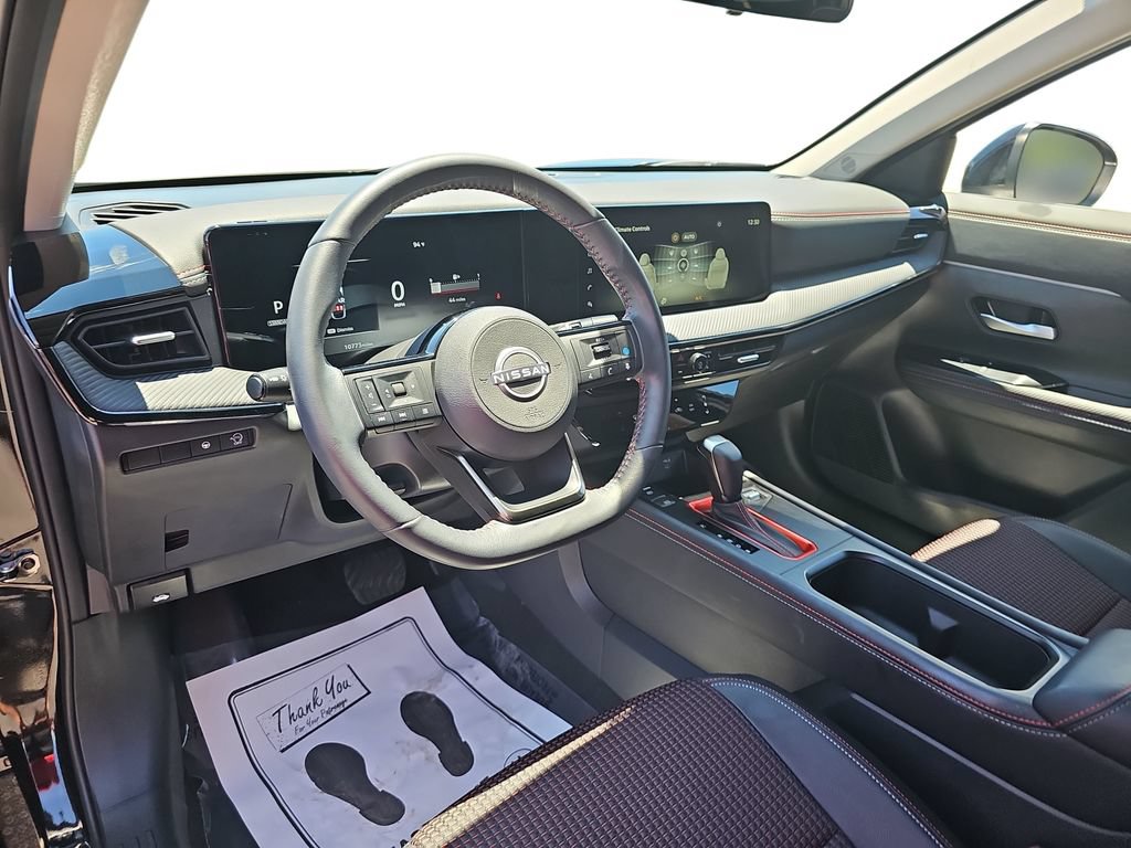 Used 2025 Nissan Kicks SR FWD image 16