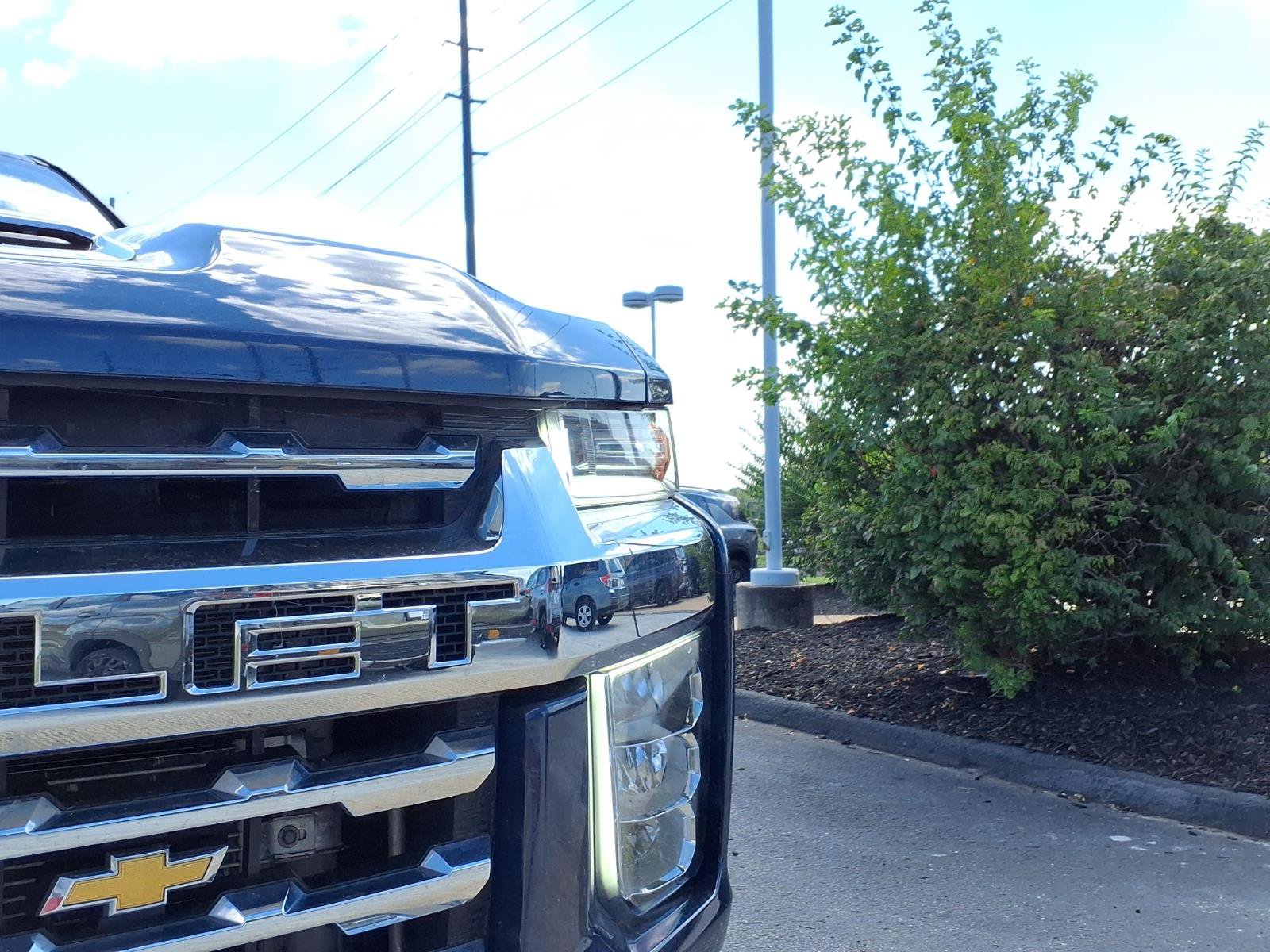 Used 2022 Chevrolet Silverado 2500 LTZ w/ LTZ Convenience Package AWD/4WD image 27