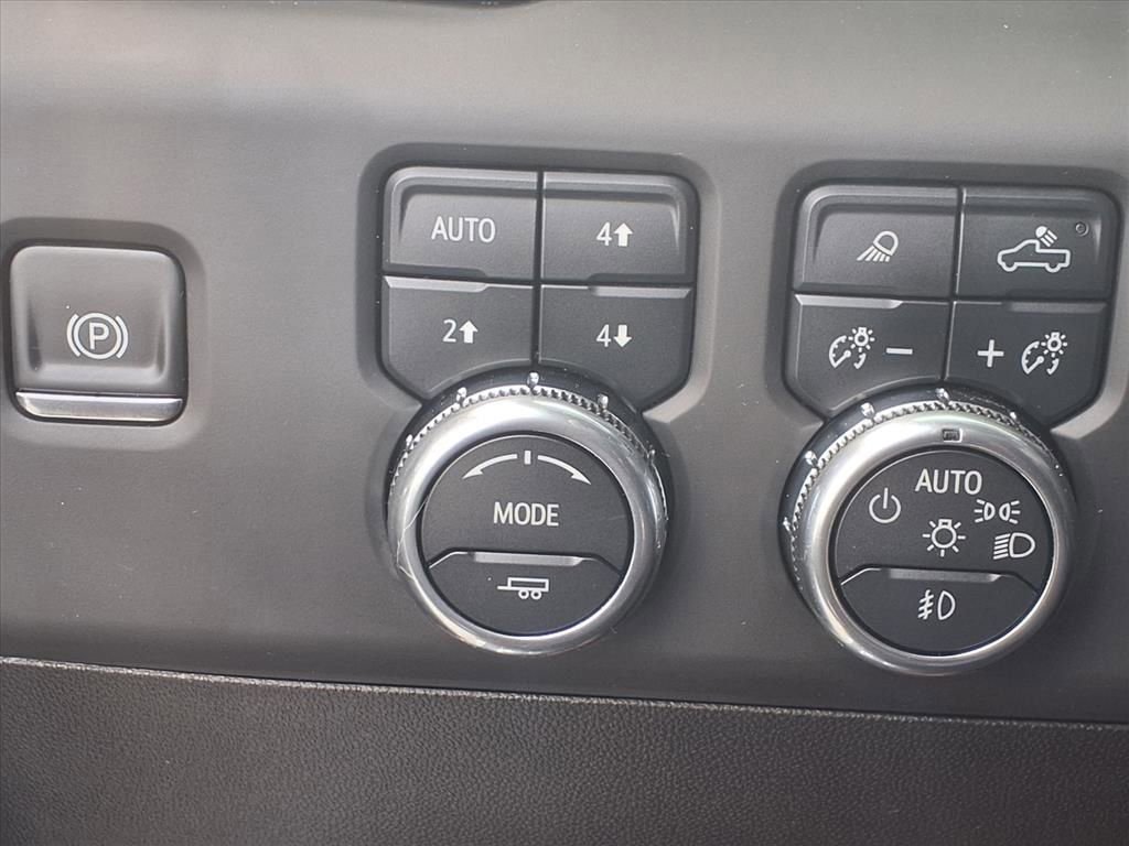 Certified 2025 GMC Sierra 1500 AT4 AWD/4WD image 9