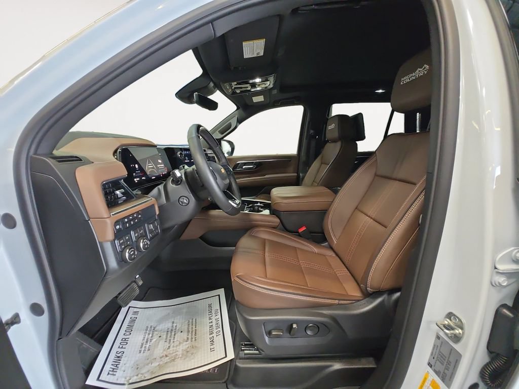 Certified 2026 Chevrolet Tahoe High Country AWD/4WD image 16