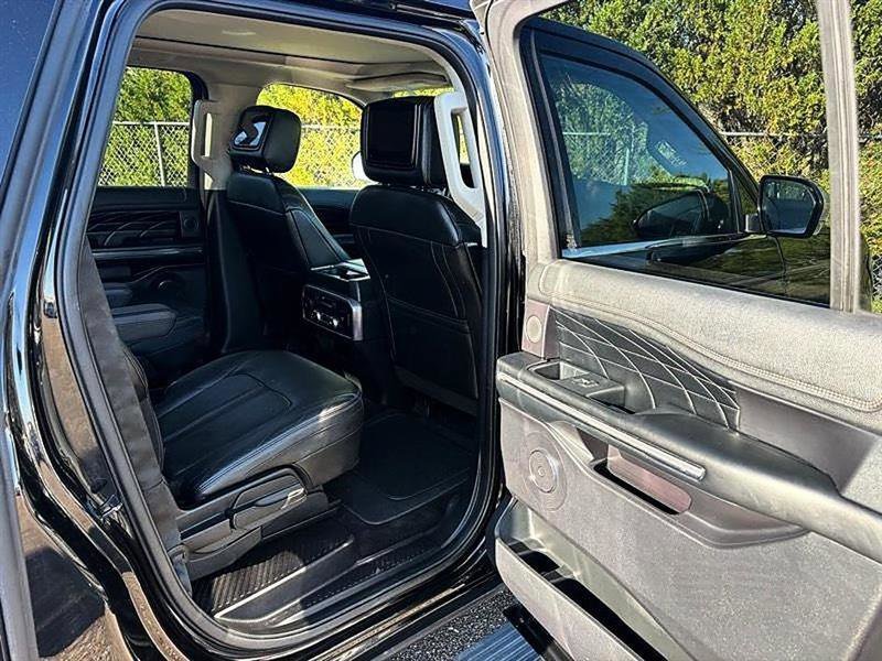 Used 2018 Ford Expedition Max Platinum image 46