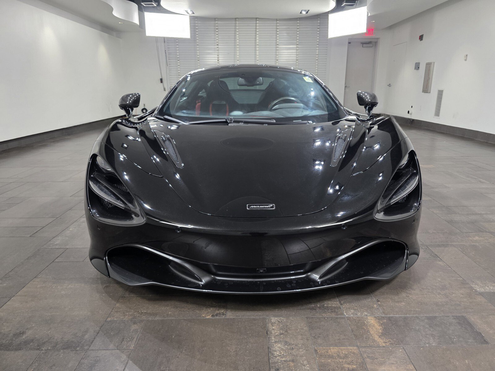 Used 2022 McLaren 720S Performance RWD image 2