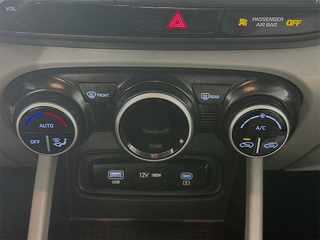 Used 2024 Hyundai Venue SEL image 18