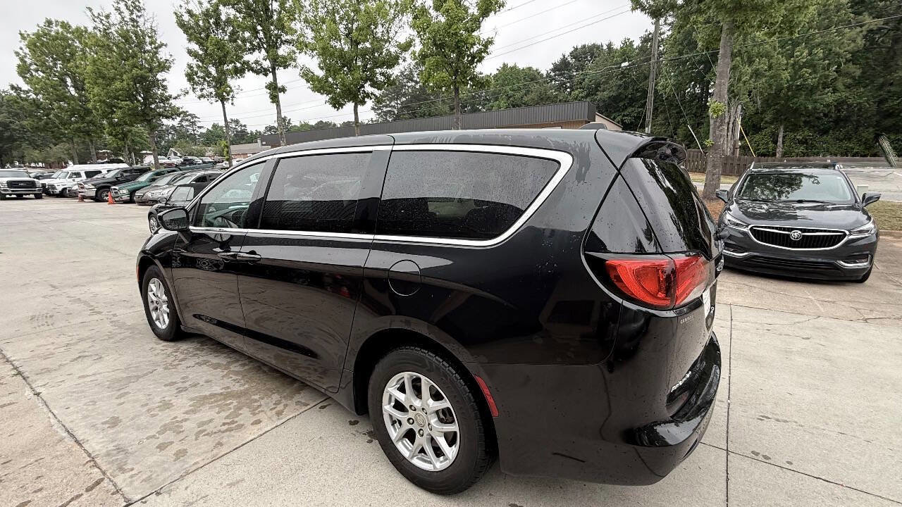 Used 2017 Chrysler Pacifica Touring FWD image 26
