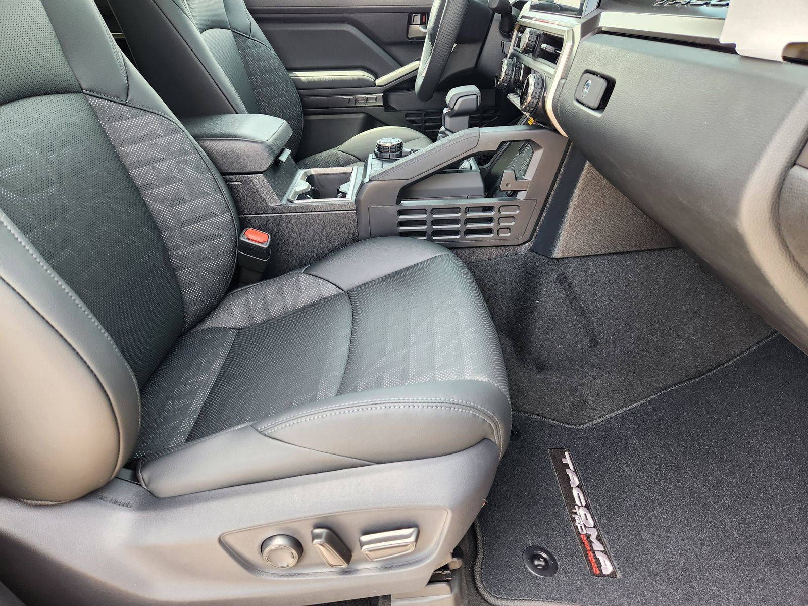 New 2025 Toyota Tacoma TRD Off-Road w/ TRD Off Road Premium Package image 12