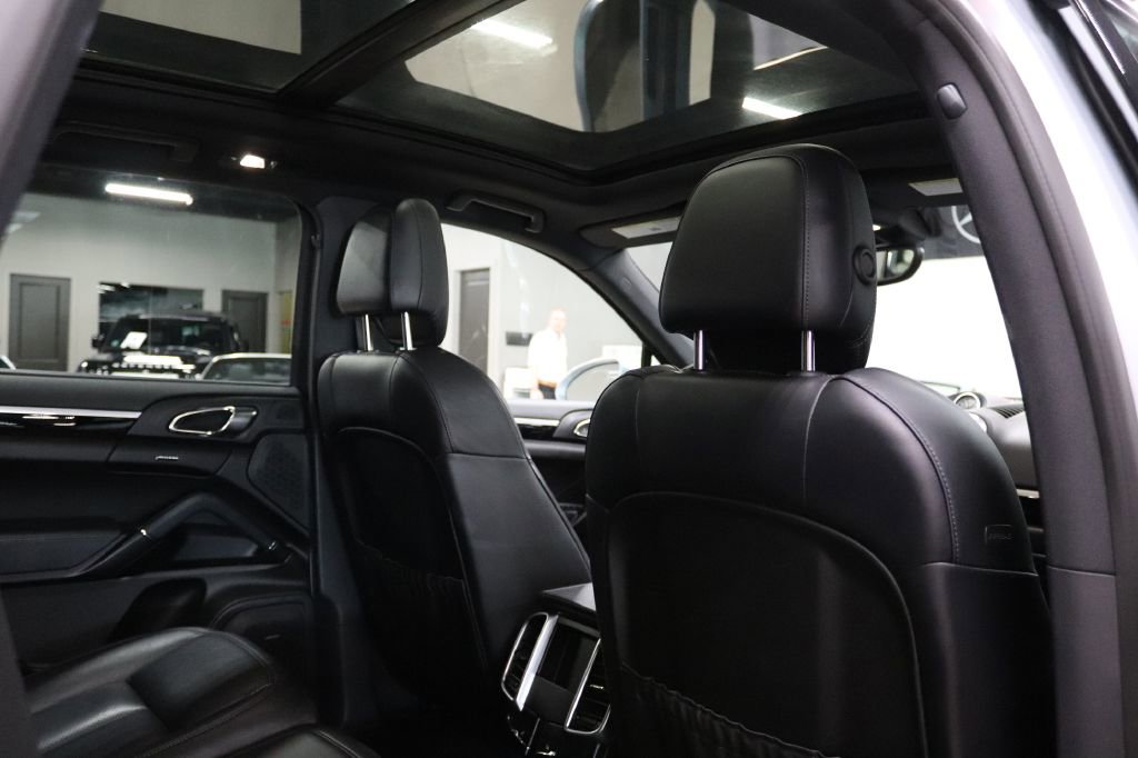 Used 2017 Porsche Cayenne S Platinum image 21