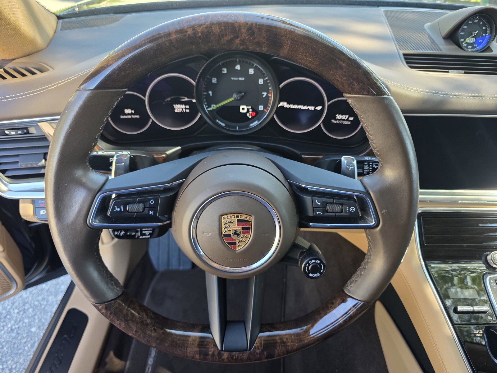 Used 2022 Porsche Panamera 4 E-Hybrid AWD/4WD image 18