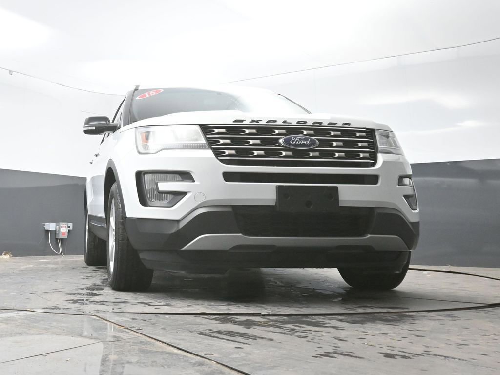 Used 2016 Ford Explorer XLT w/ Equipment Group 201A image 50
