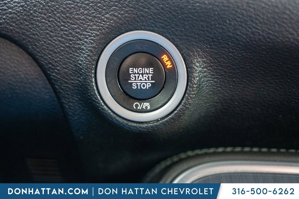 Used 2018 Dodge Challenger SXT w/ Blacktop Package RWD image 9