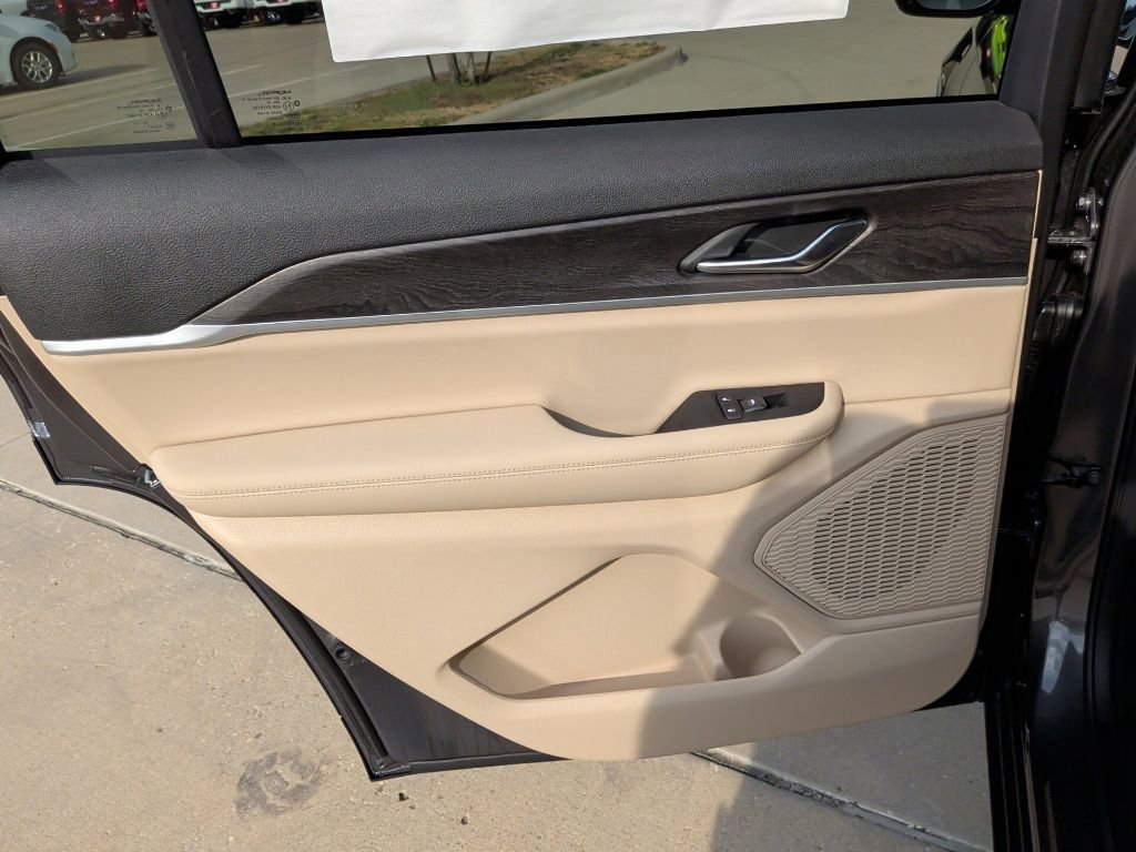 New 2025 Jeep Grand Cherokee L Limited RWD image 42