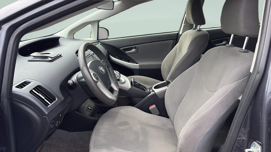 Used 2015 Toyota Prius Prime Plug-In Hybrid FWD image 9
