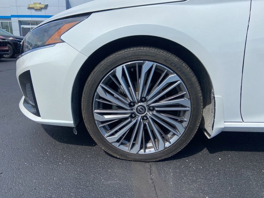 Used 2023 Nissan Altima 2.5 SL FWD image 14