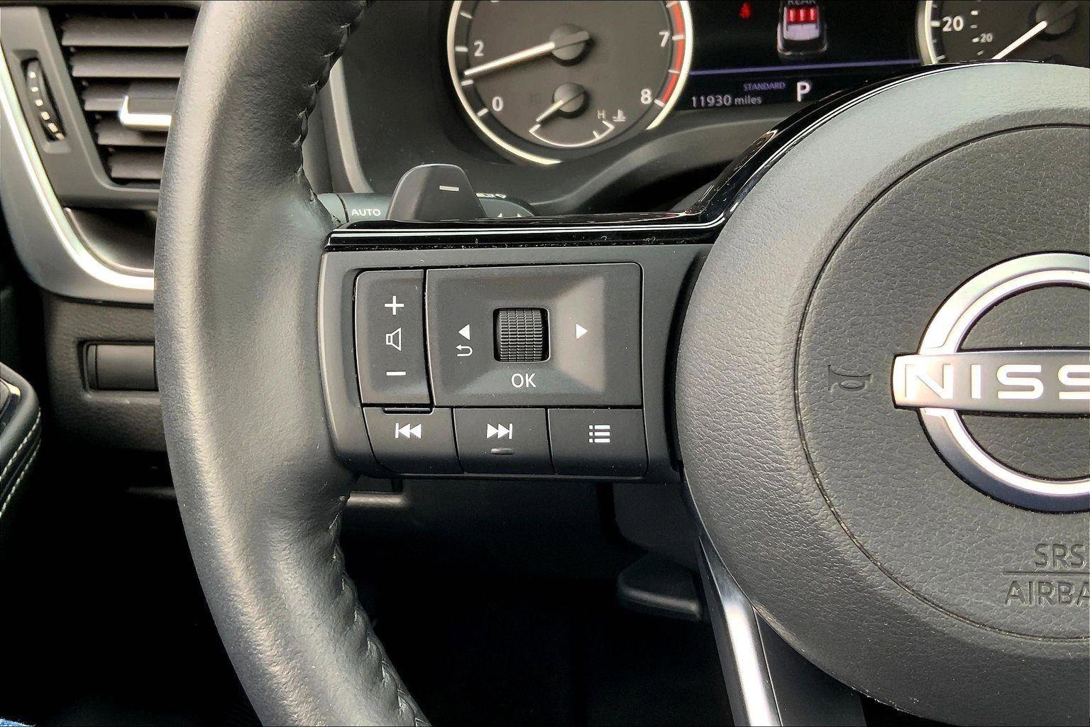 Used 2023 Nissan Rogue SV w/ SV Premium B Package image 17