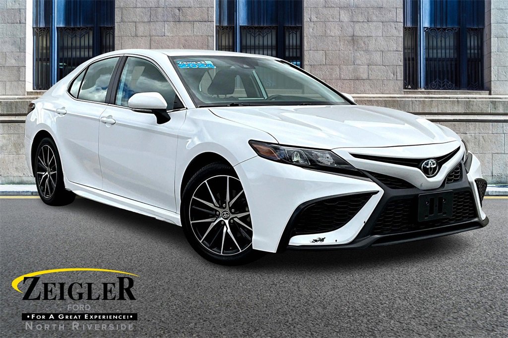 Used 2024 Toyota Camry SE