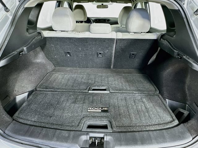 Used 2018 Nissan Rogue Sport SV w/ SV Technology Package AWD/4WD image 30