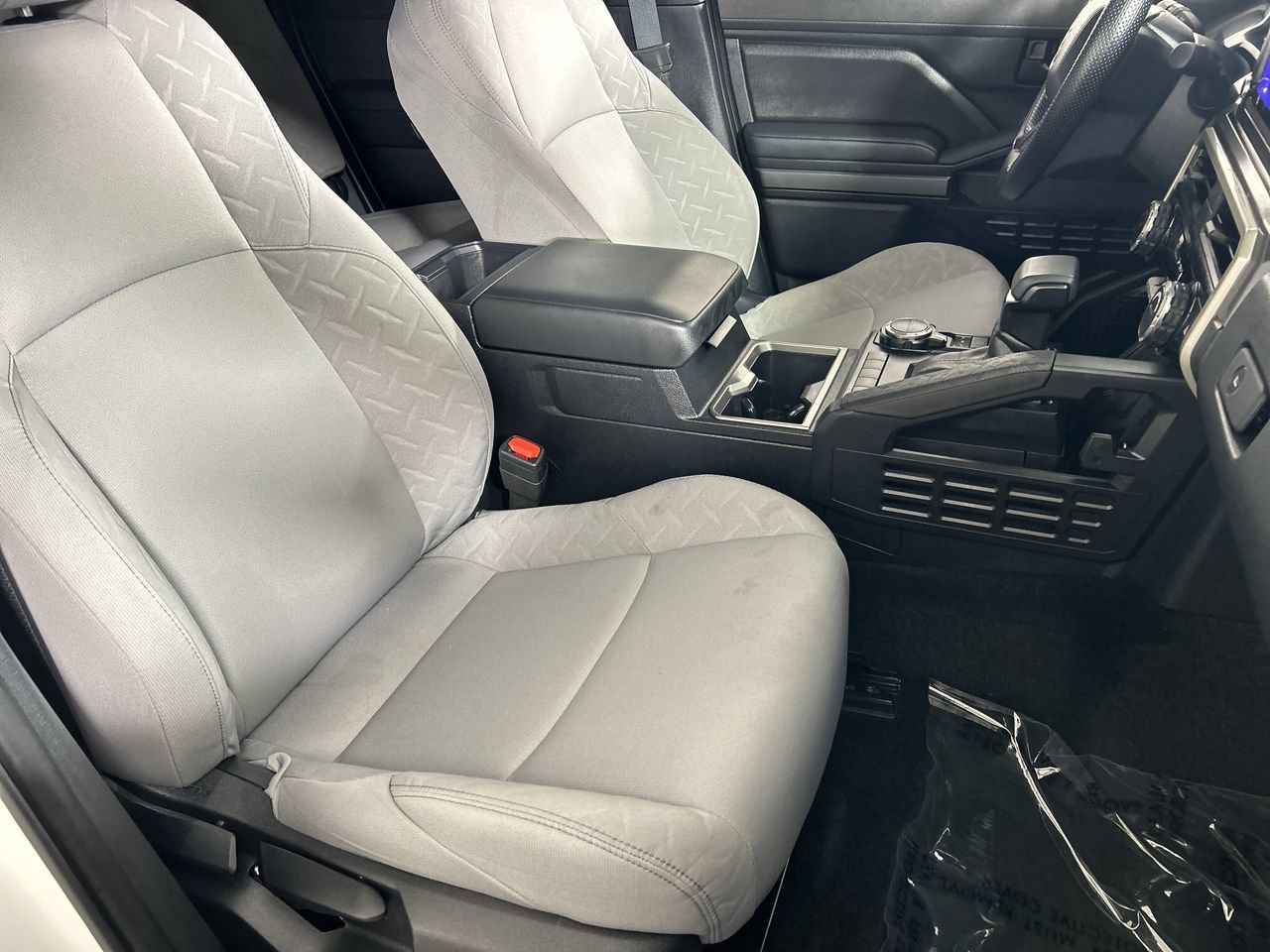 Used 2025 Toyota Tacoma SR5 AWD/4WD image 26
