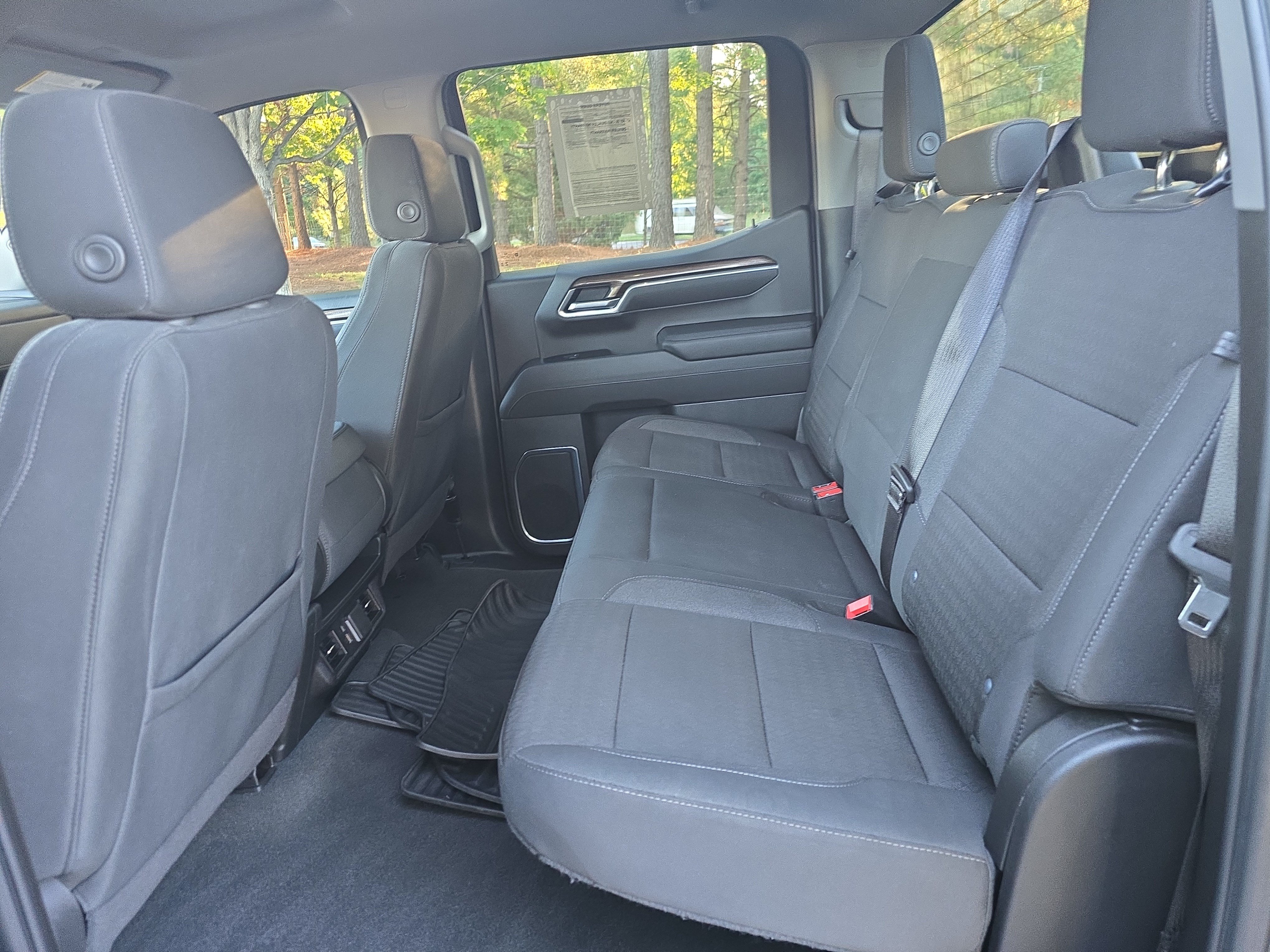 Used 2025 Chevrolet Silverado 1500 LT RWD image 13