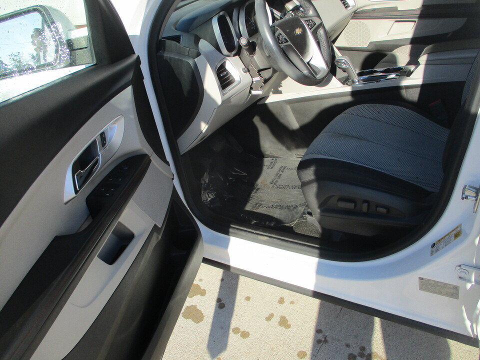 Used 2015 Chevrolet Equinox LT w/ Driver Convenience Package FWD image 9