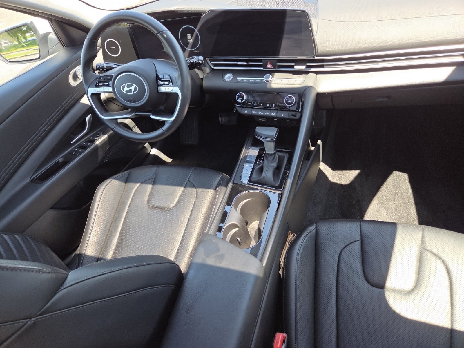 Used 2024 Hyundai Elantra Limited FWD image 27