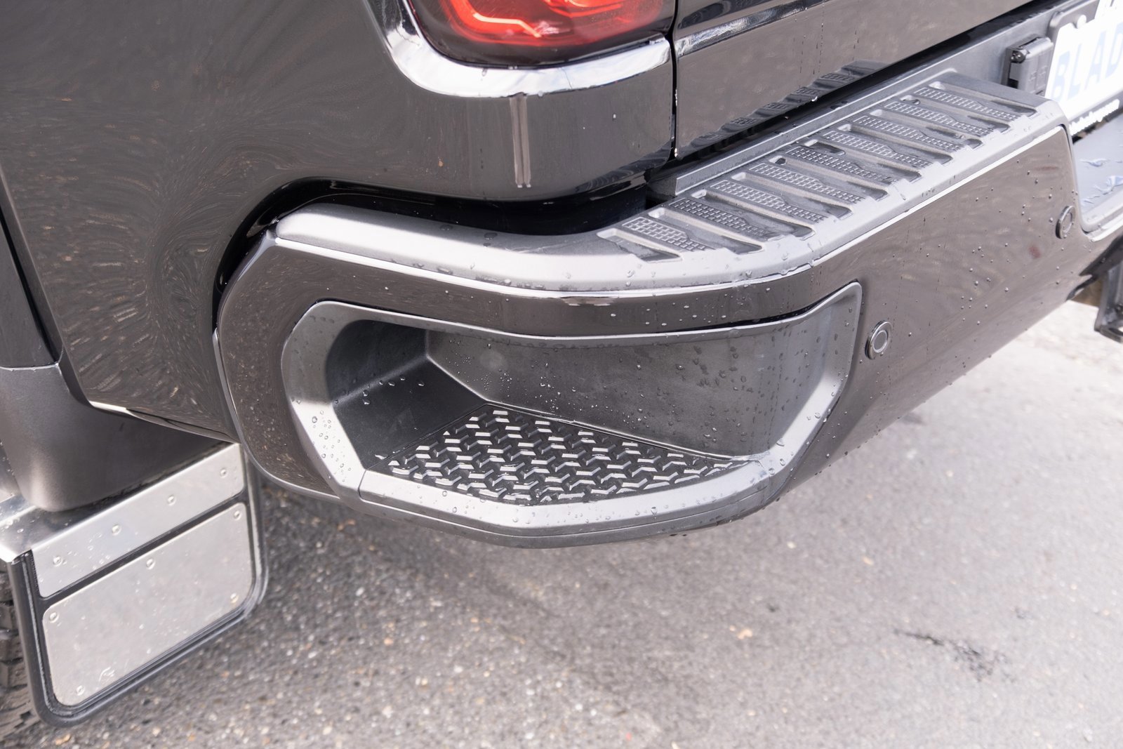 Used 2021 GMC Sierra 3500 Denali w/ Denali Black Diamond Edition image 29