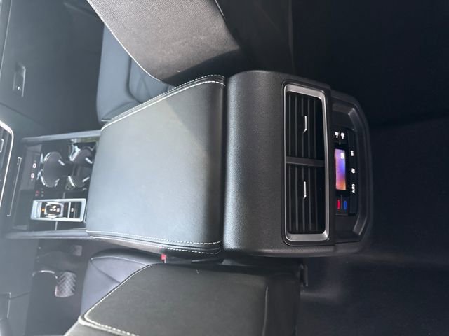 Used 2025 Volkswagen Atlas SE FWD image 26