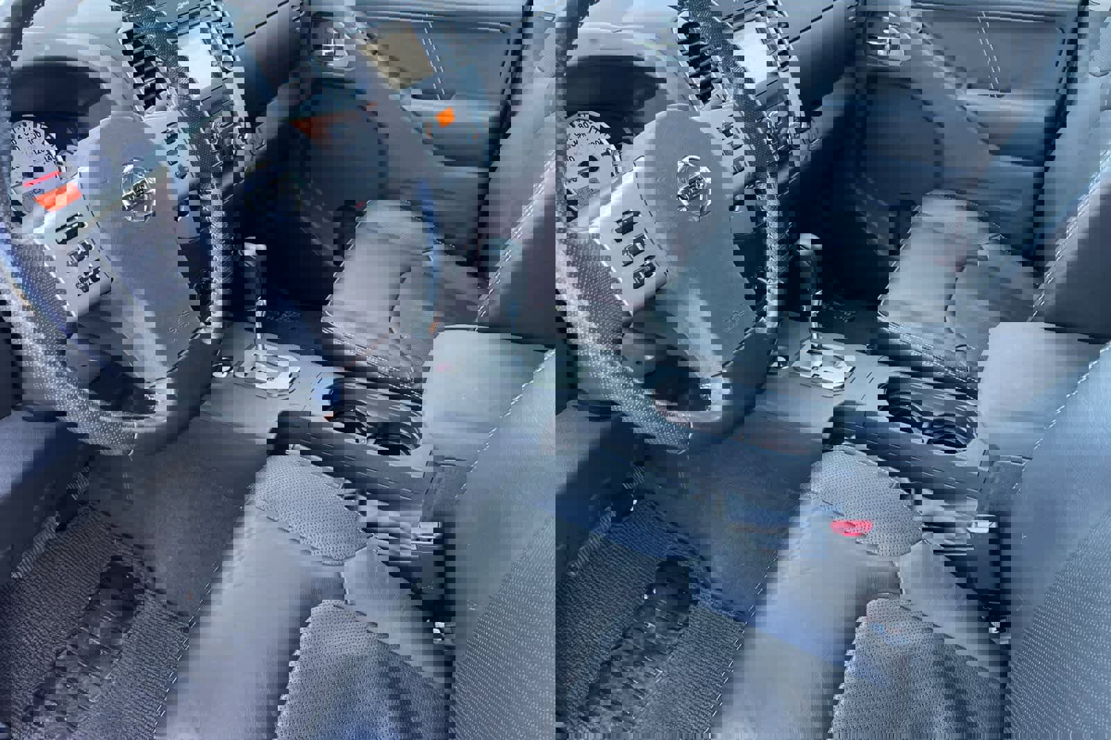 Used 2021 Nissan Frontier PRO-4X w/ Pro-4x Utility Package image 12