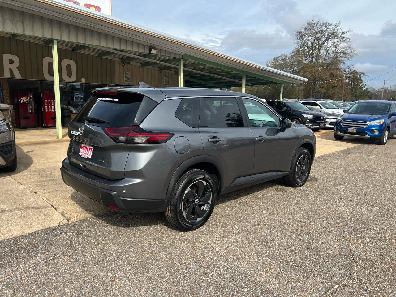 Used 2024 Nissan Rogue SV AWD/4WD image 9