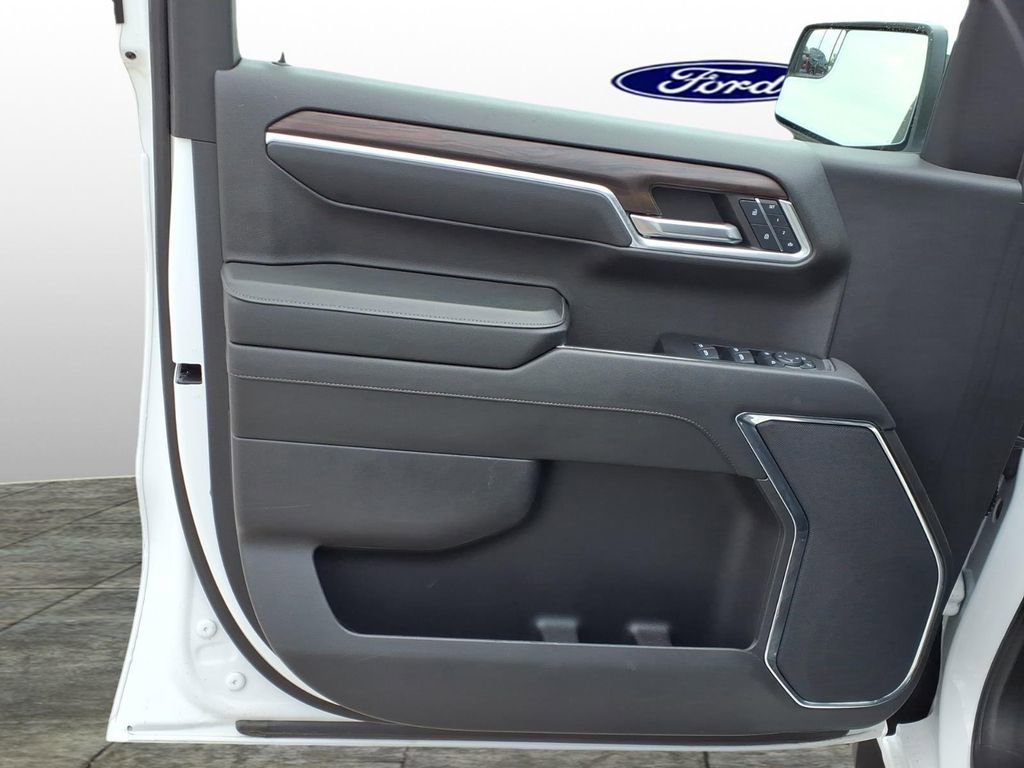 Used 2024 GMC Sierra 1500 SLT image 11