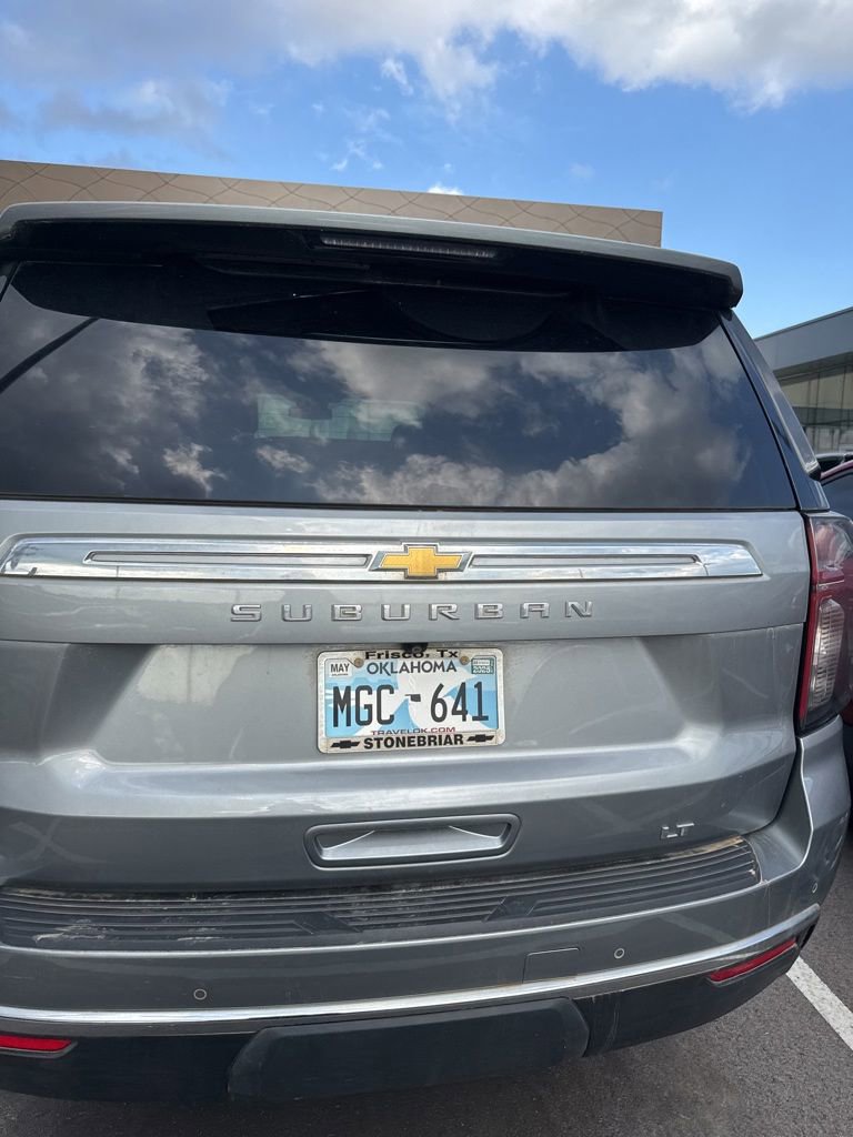 Used 2023 Chevrolet Suburban LT w/ LT Signature Plus Package RWD image 6
