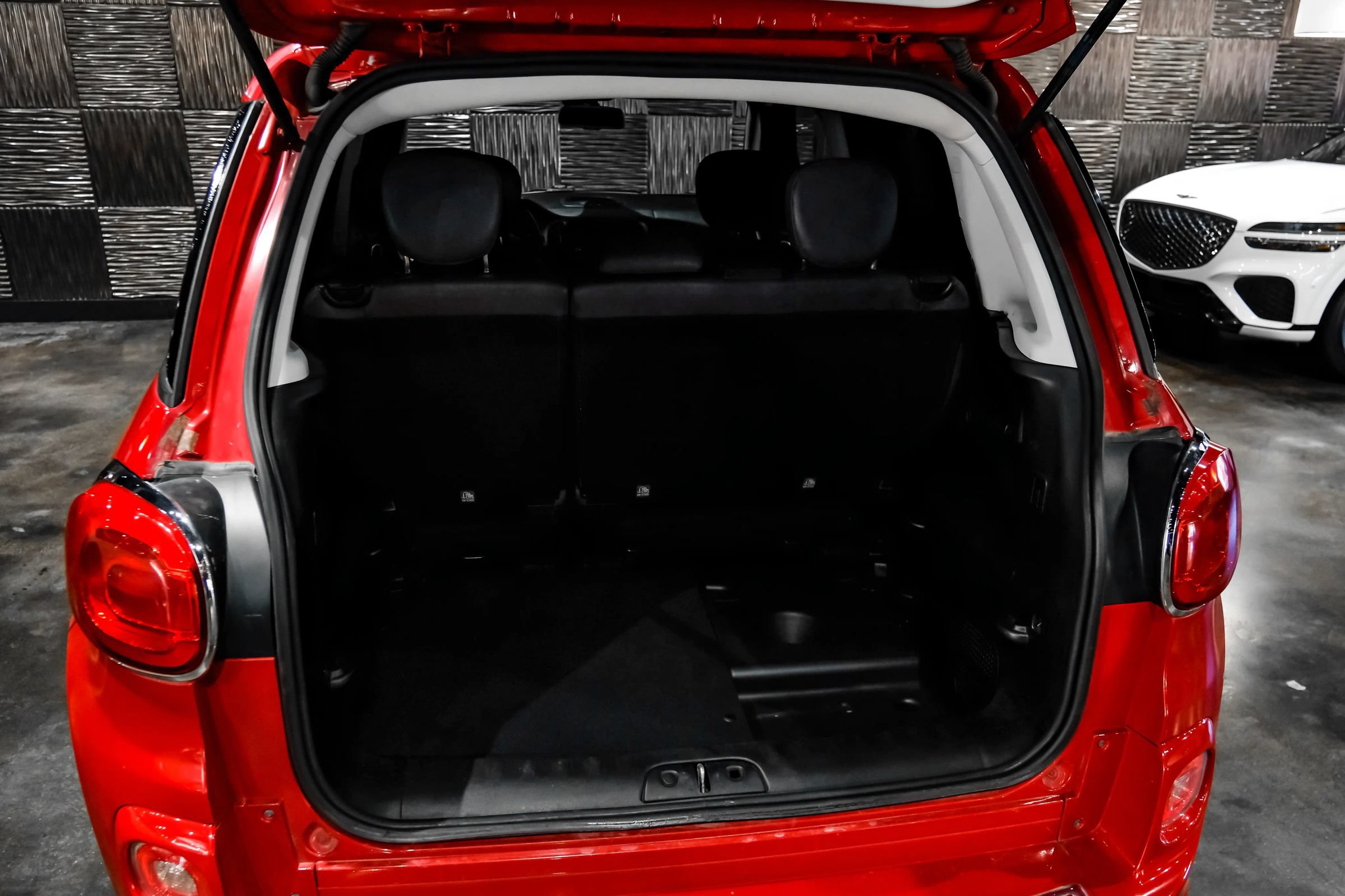 Used 2017 FIAT 500L Lounge w/ Dual-Pane Sunroof Package FWD image 52
